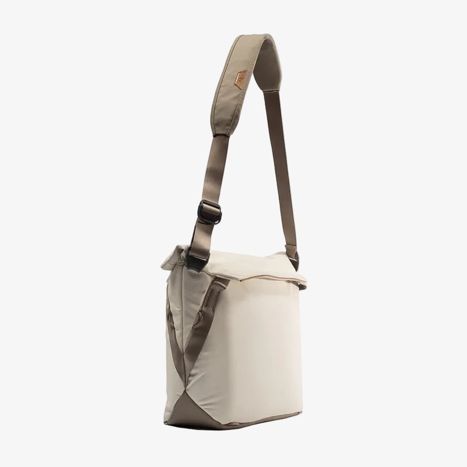 bone peak design everyday tote 15l