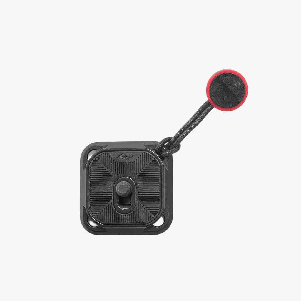 peak design standard plate with anchor link attached