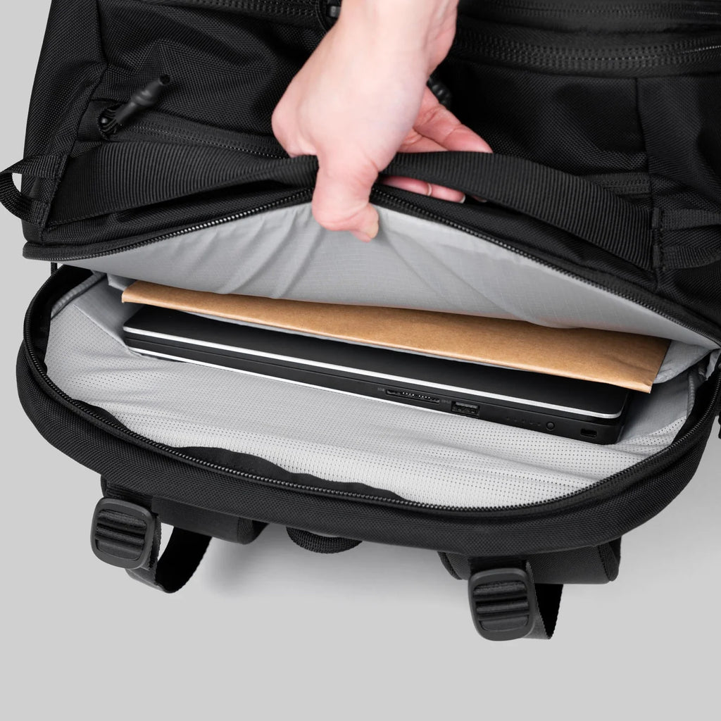 rework outbound travel pack 30l laptop compartment