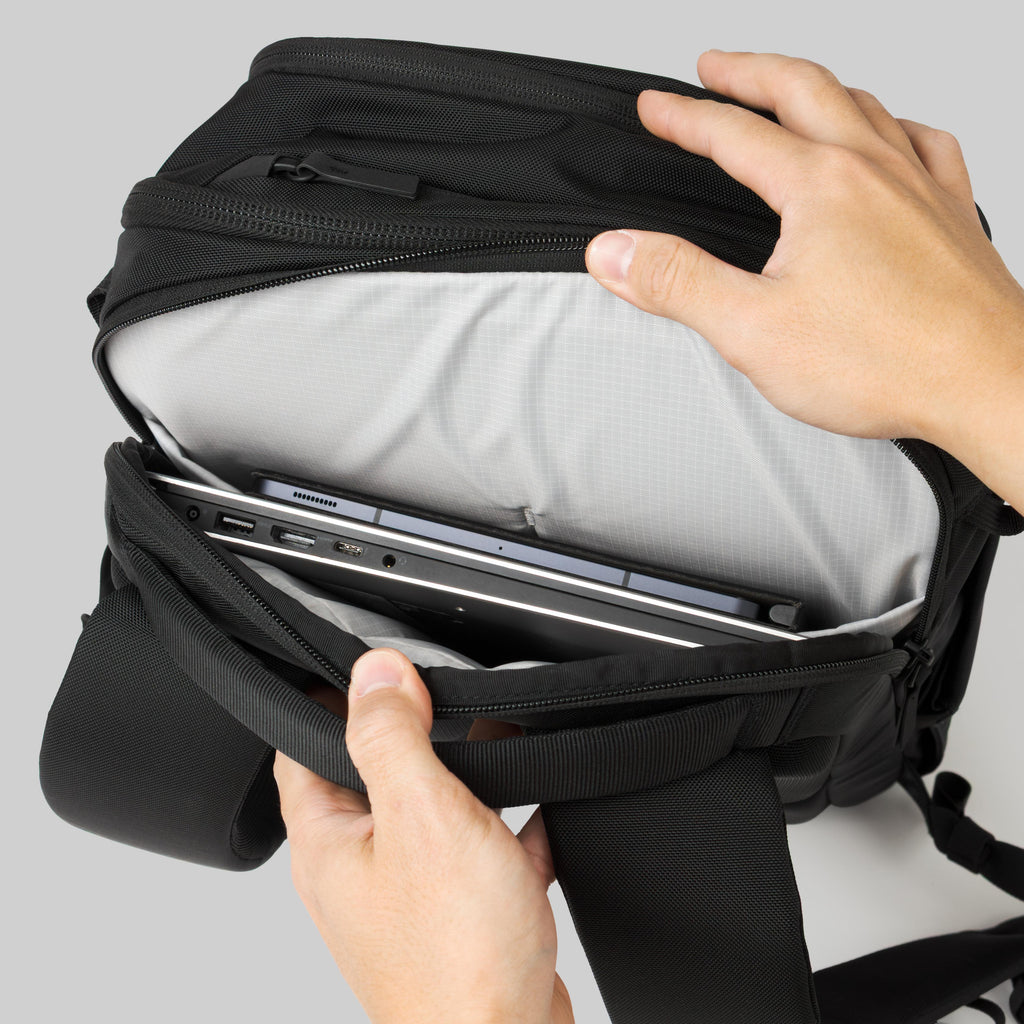 rework toshi pack 20l opened laptop compartment
