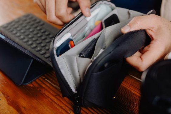 small techpouch black 15