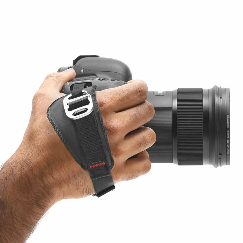 strap-clutch-1-2 Clutch